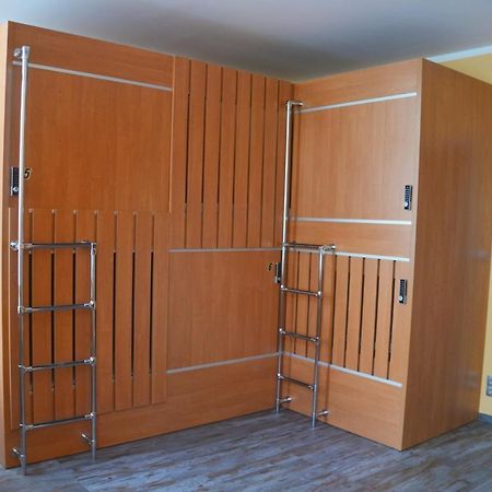 Do Step Inn Central - Self-Service-Hostel فيينا المظهر الخارجي الصورة
