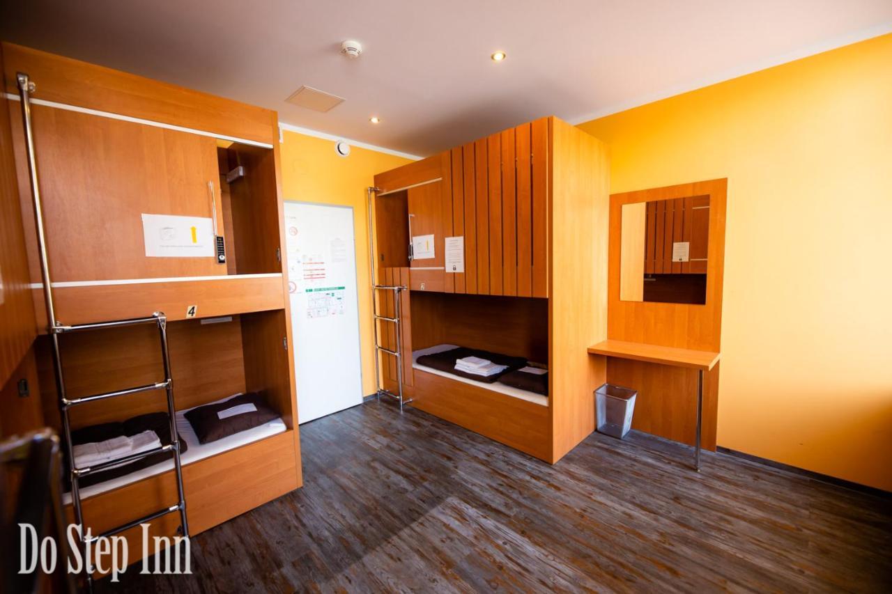 Do Step Inn Central - Self-Service-Hostel فيينا المظهر الخارجي الصورة