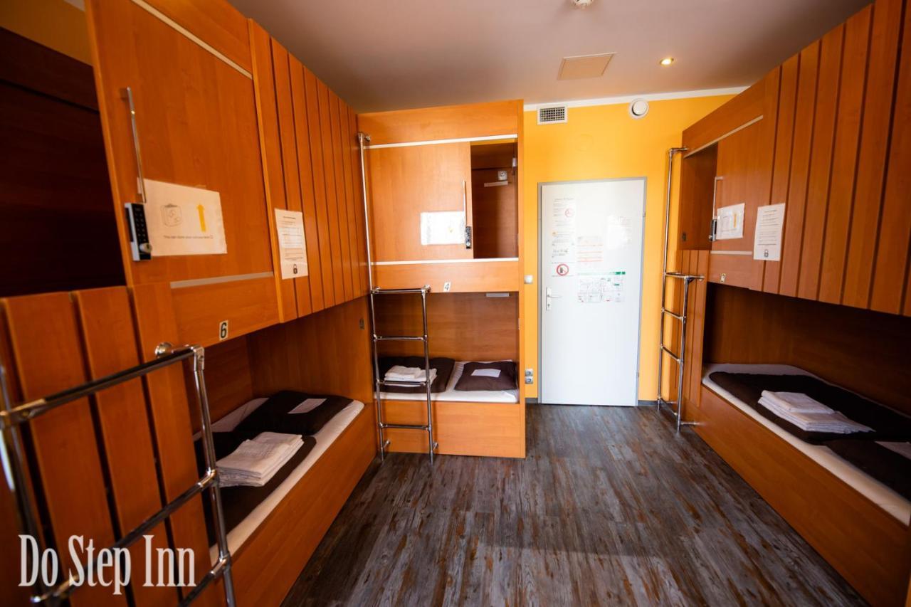 Do Step Inn Central - Self-Service-Hostel فيينا المظهر الخارجي الصورة