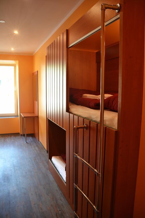 Do Step Inn Central - Self-Service-Hostel فيينا المظهر الخارجي الصورة