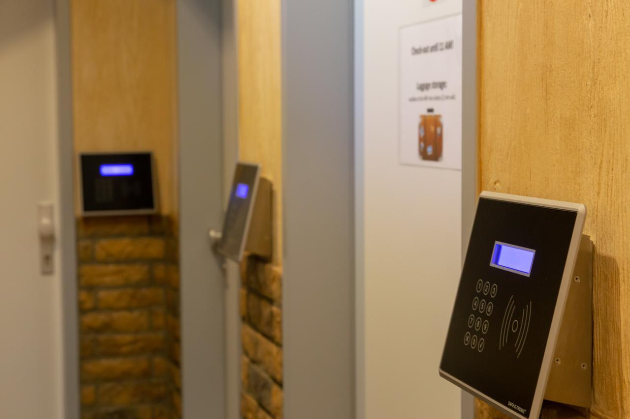 Do Step Inn Central - Self-Service-Hostel فيينا المظهر الخارجي الصورة